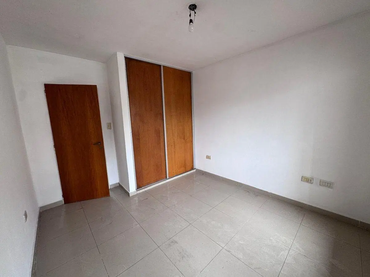 VENTA 2 AMBIENTES C/ COCHERA CENTRO MORENO IMPECAB 4