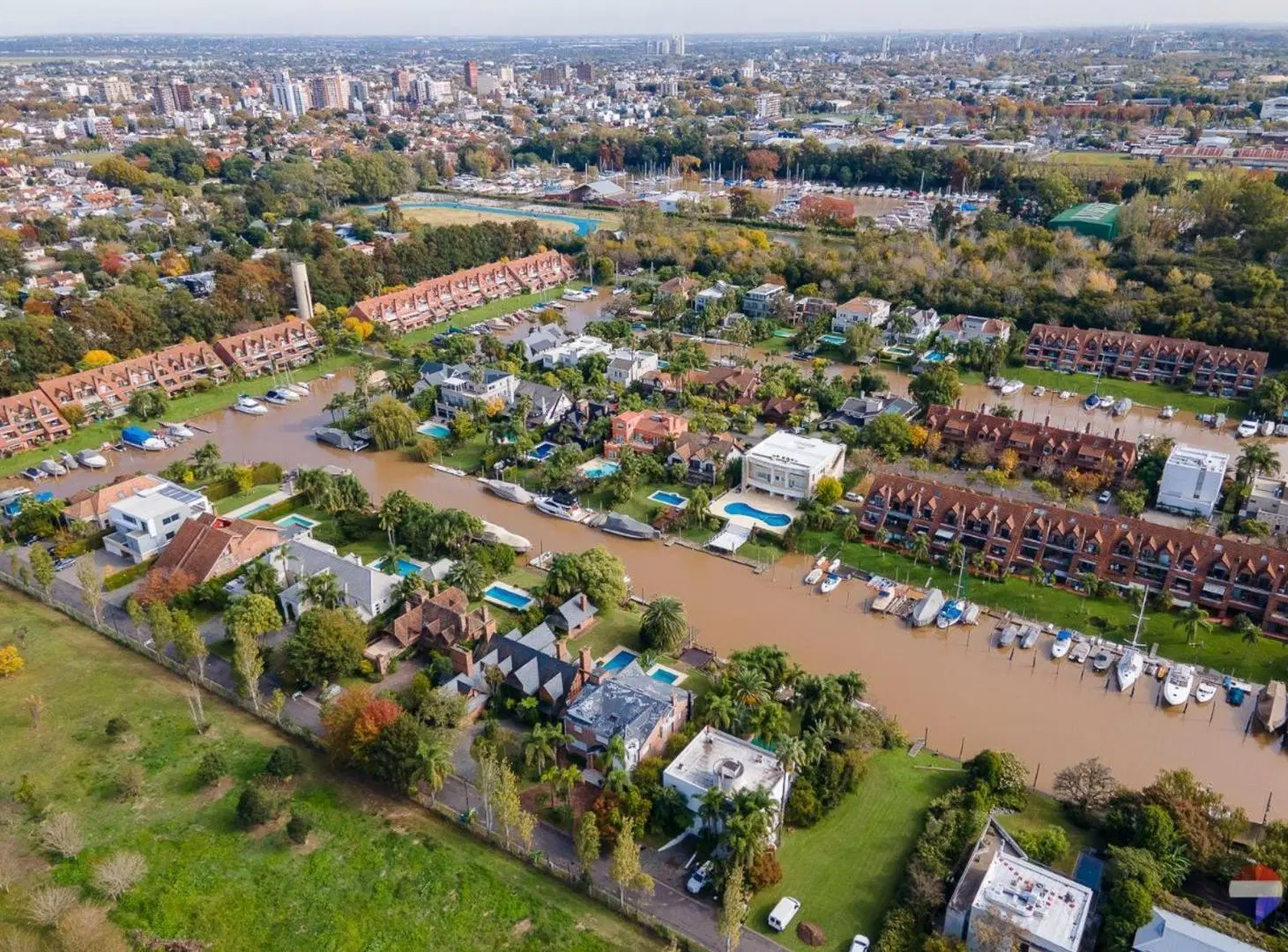 VENTA CASA NORDELTA BAHIA DEL SOL CON AMARRA 7 AMB 4