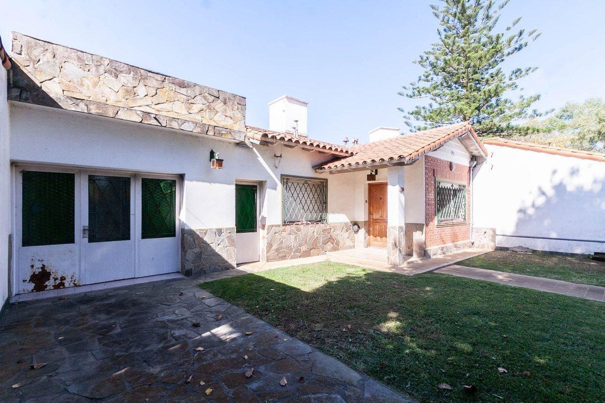 CASA EN VENTA 3 AMBIENTES COCHERA EZPELETA QUILMES