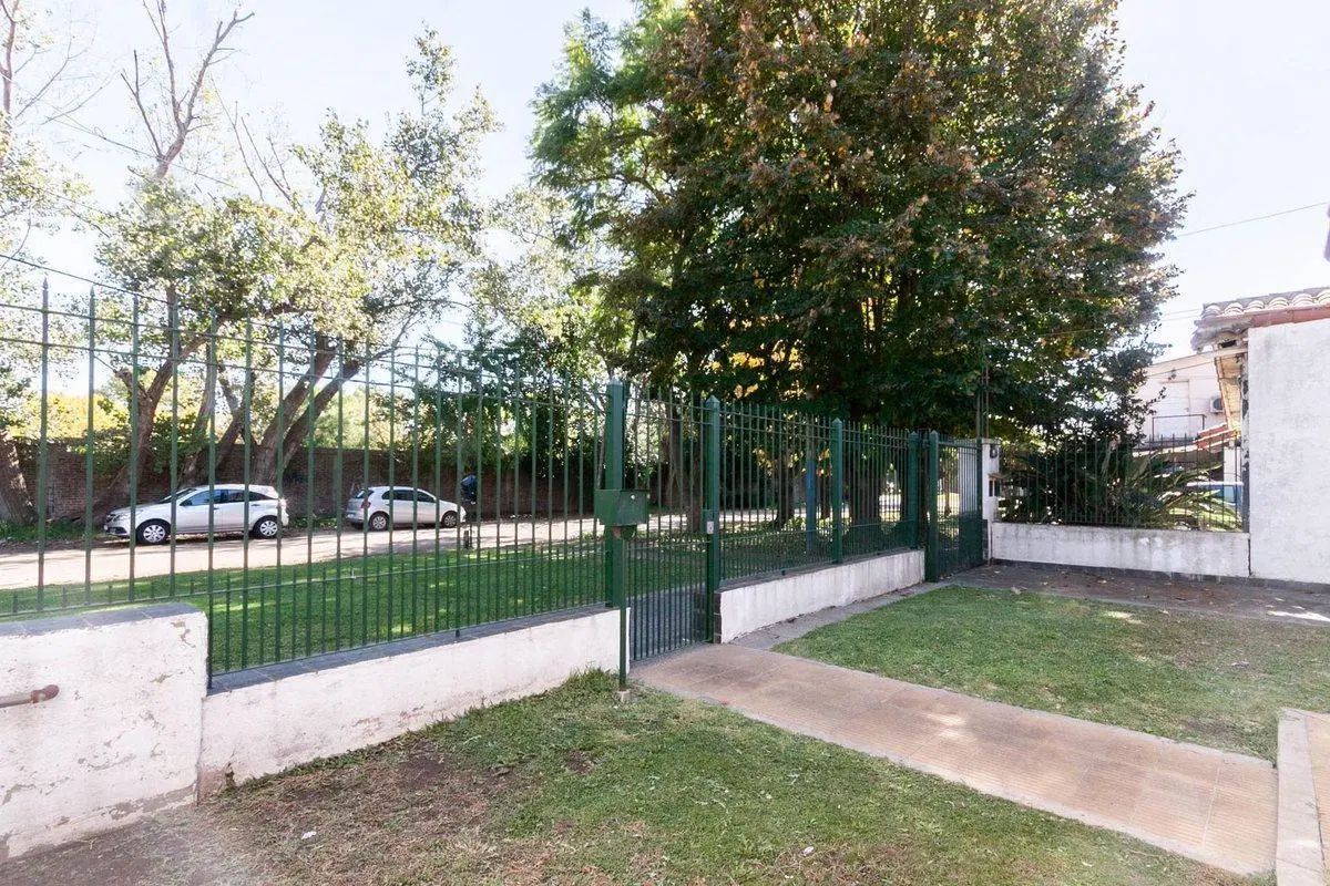 CASA EN VENTA 3 AMBIENTES COCHERA EZPELETA QUILMES 3