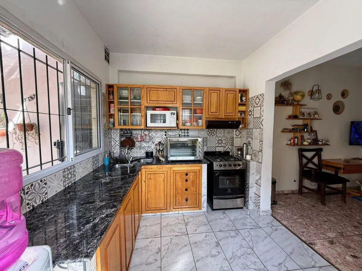 VENTA CASA CON JARDIN CIUDADELA 2