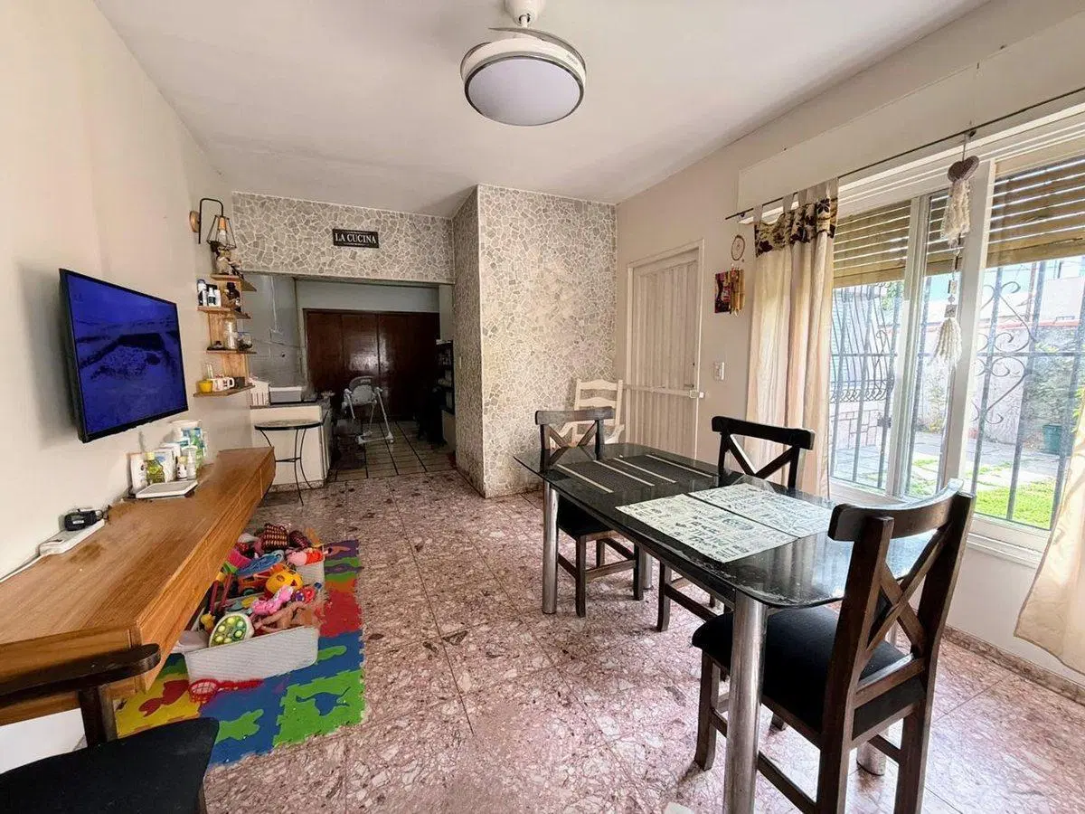 VENTA CASA CON JARDIN CIUDADELA 5