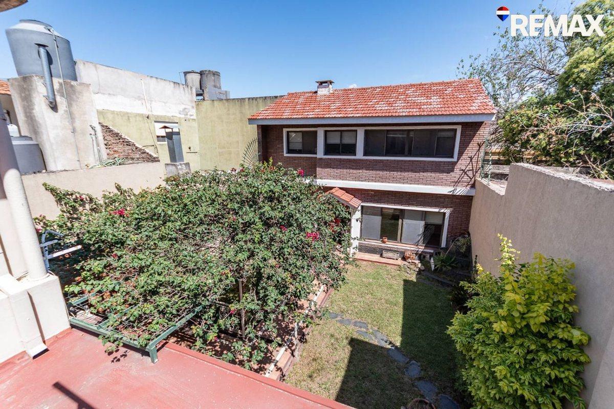 VENTA CASA 4 AMBIENTES VALENTIN ALSINA ASCENSOR