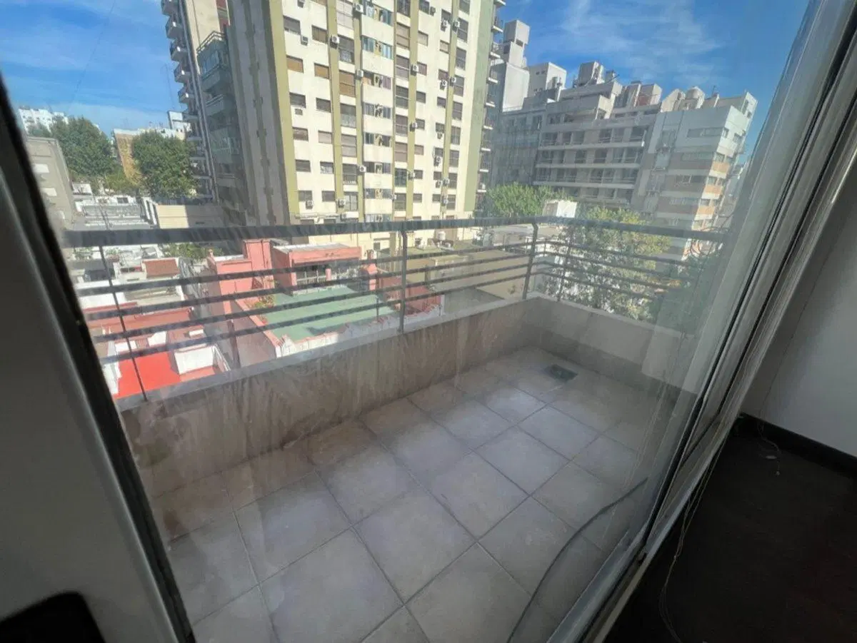 MONOAMBIENTE ALQUILER FLORES BALCON APTO PROF. 5