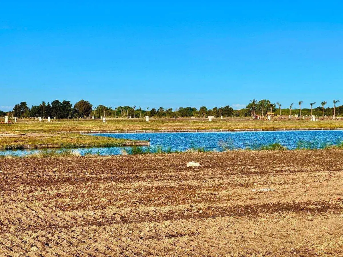 Lote en venta al AGUA en Puerto Nizuc sector KIN 3