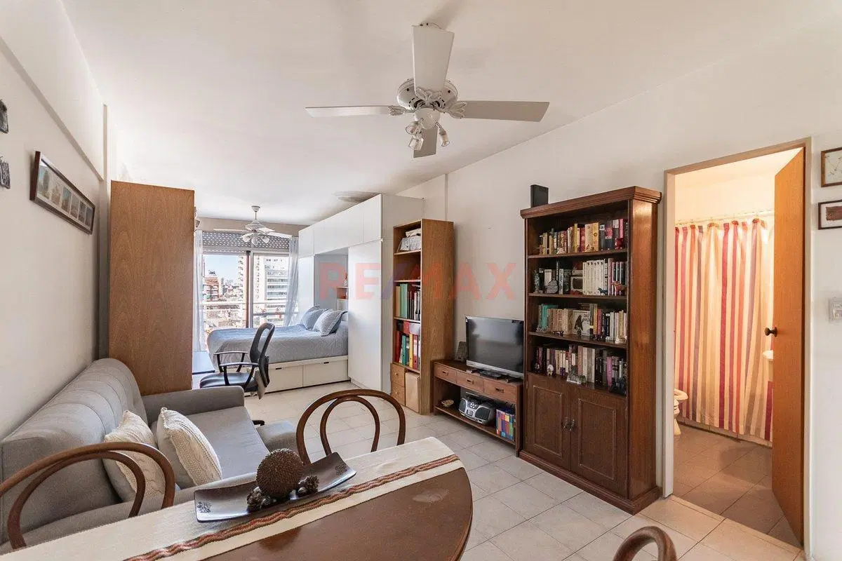 MONOAMBIENTE DIVISIBLE EN VENTA BALCON V. URQUIZA 2