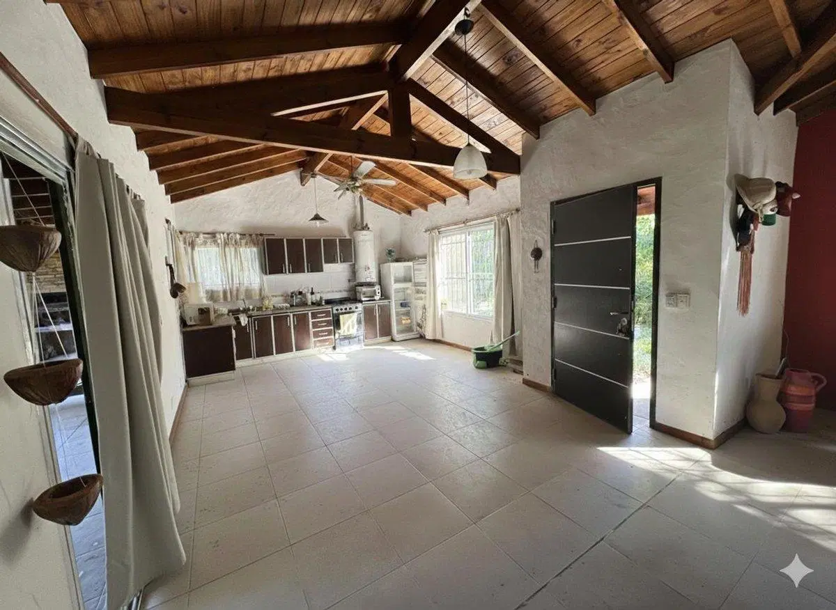 VENTA CASA 3 AMB Bº JULARO LOTE  1500 M2 PILETA 3