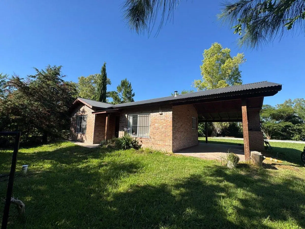 VENTA CASA 3 AMB Bº JULARO LOTE  1500 M2 PILETA 4