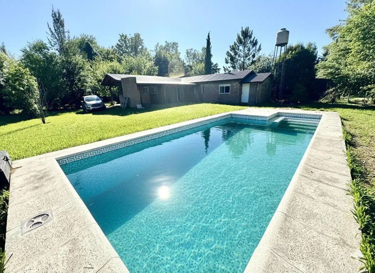 VENTA CASA 3 AMB Bº JULARO LOTE  1500 M2 PILETA 5