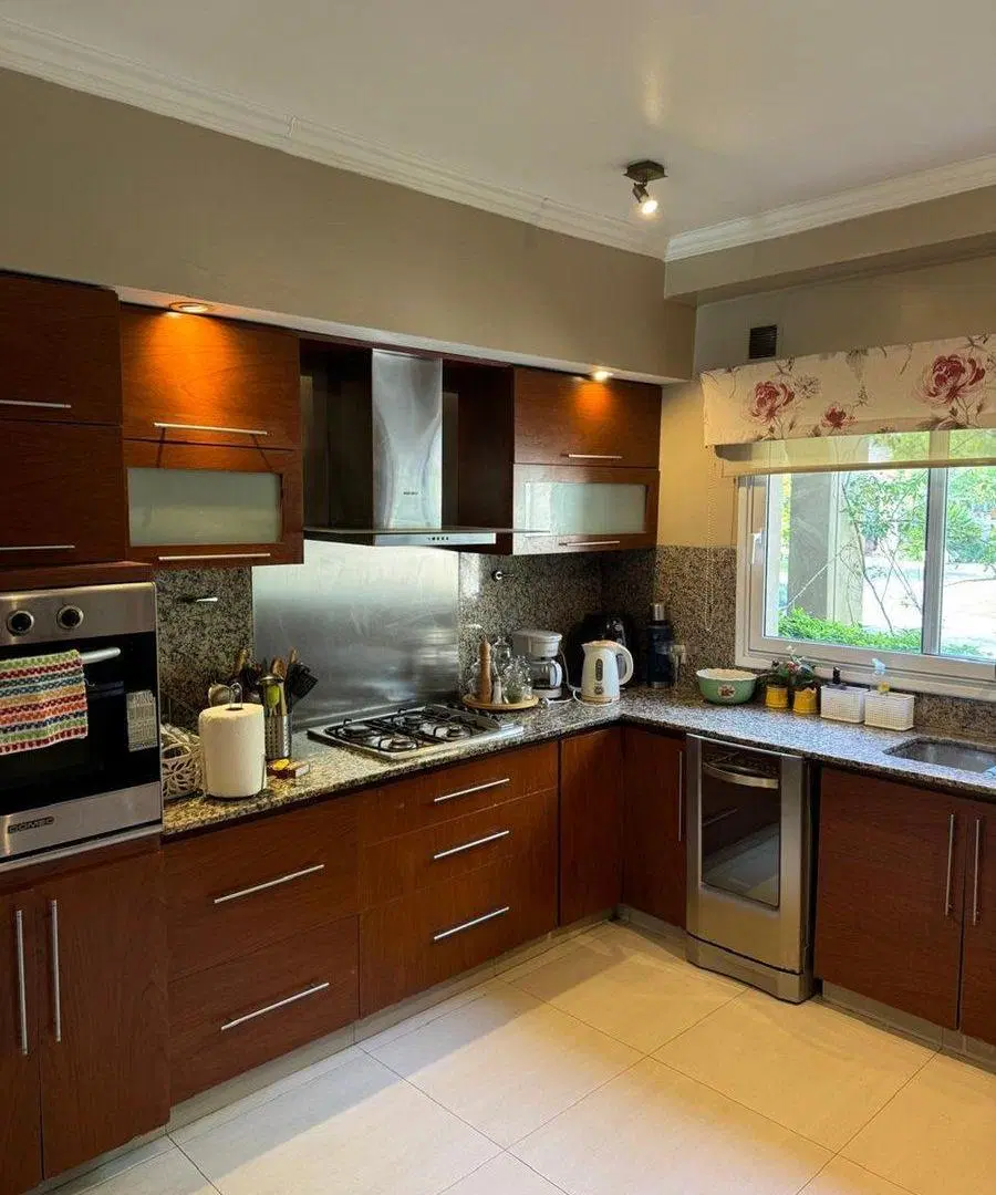EN VENTA CASA 6 AMB EN BARRIO LA MONTURA - PILAR 3
