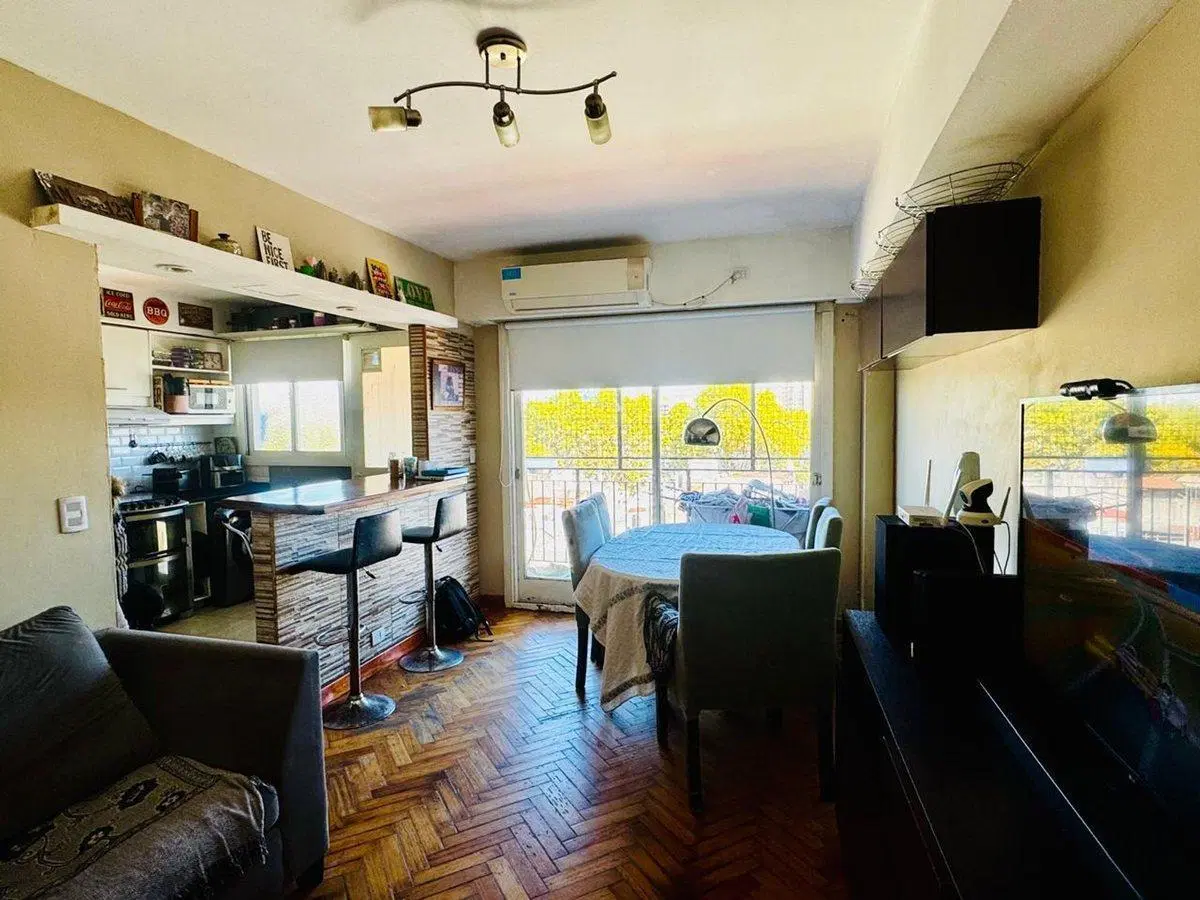 Venta 3 amb con gran balcon - Villa Gral Mitre 3