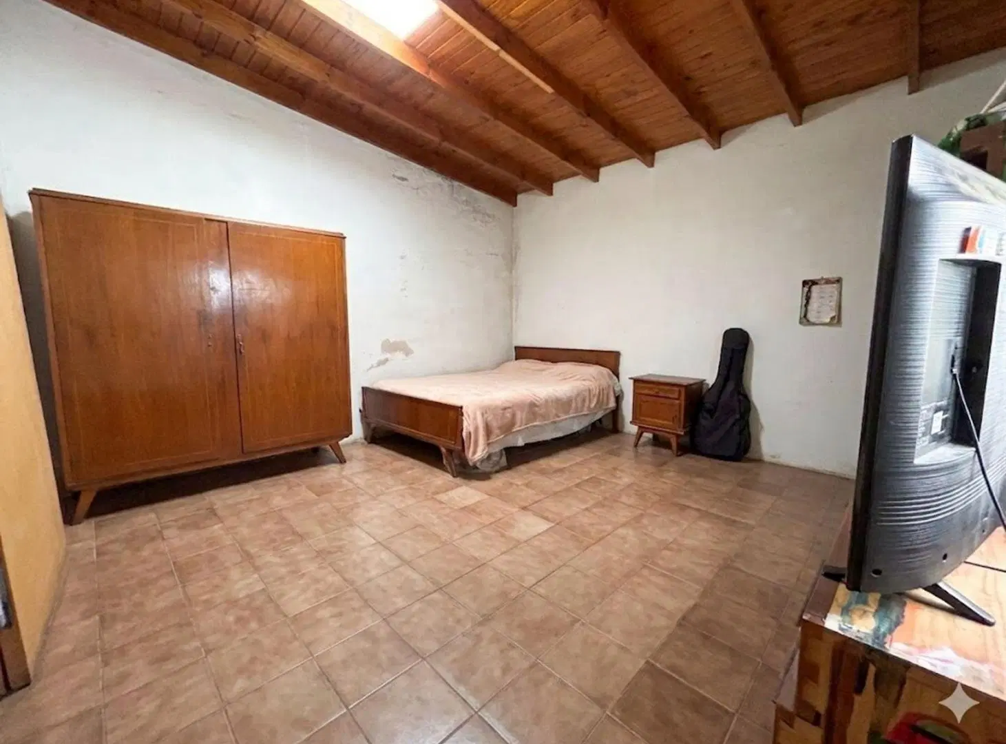 VENTA CASA CON JARDIN LOTE  8X41 VILLA RIACHUELO 4
