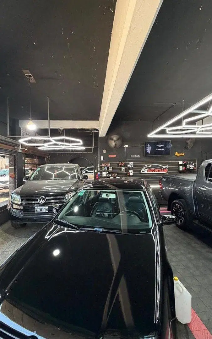 EN VENTA LOCAL COMERCIAL 180M² - CASEROS 4