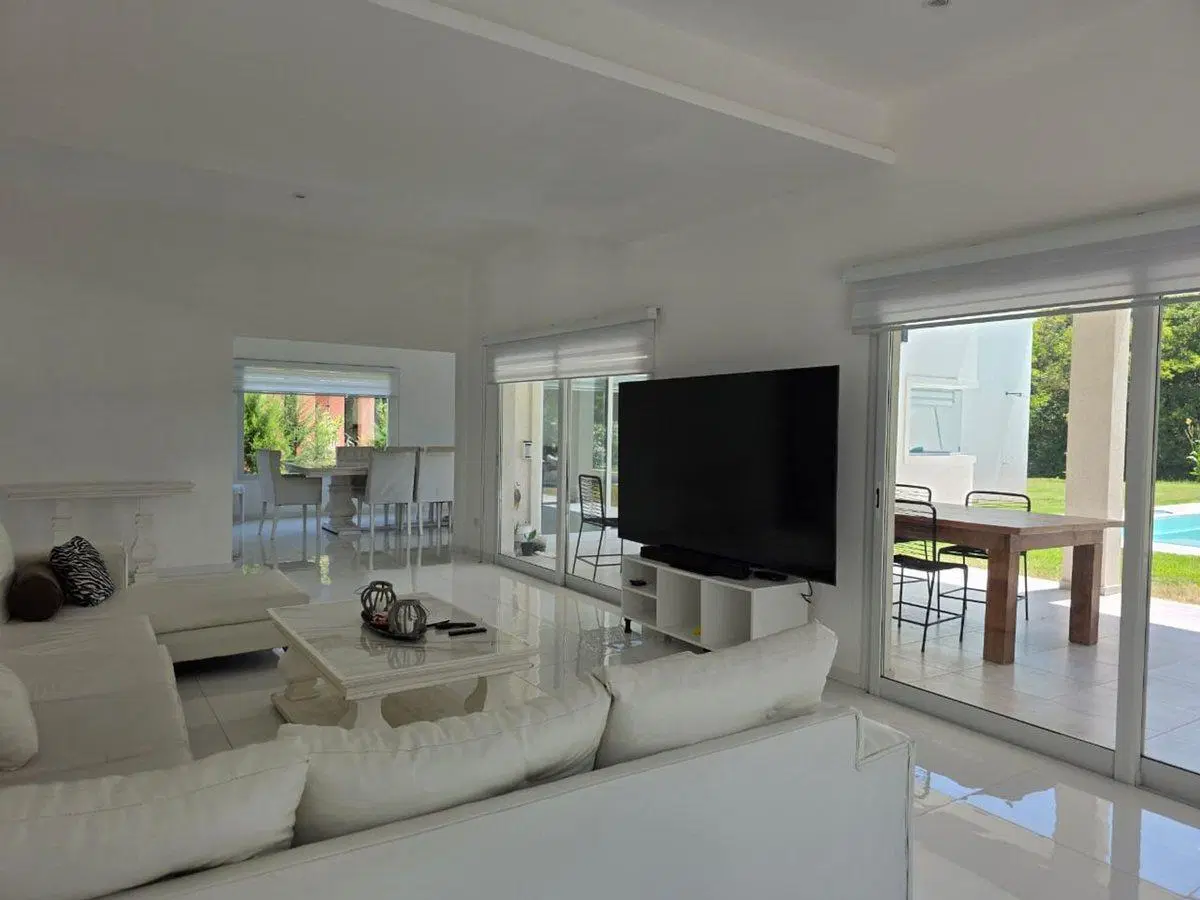 VENTA CASA 6 AMB BARRIO LAS CASUARINAS DEL PILAR 3