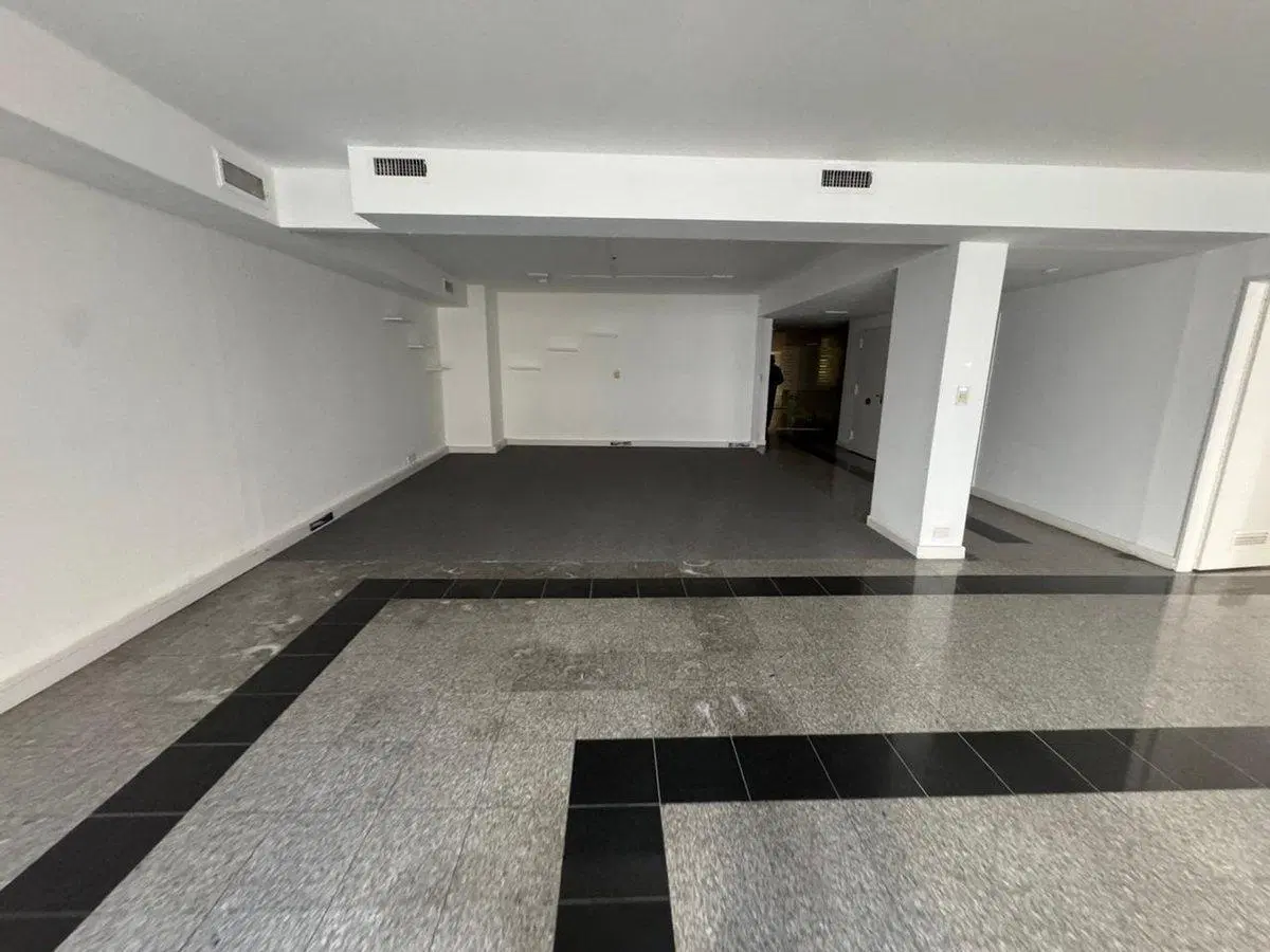 VENTA OFICINA MICROCENTRO PISO 1 320 METROS 5