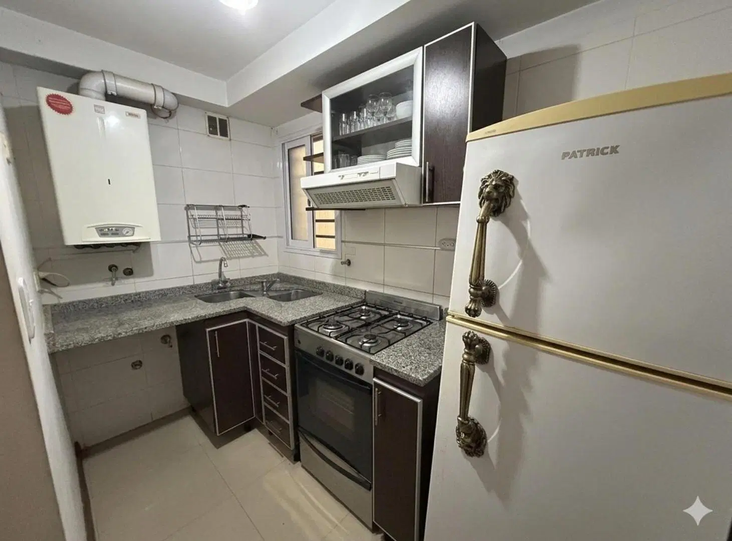 VENTA ADROGUE MONOAMBIENTE CON PATIO 2