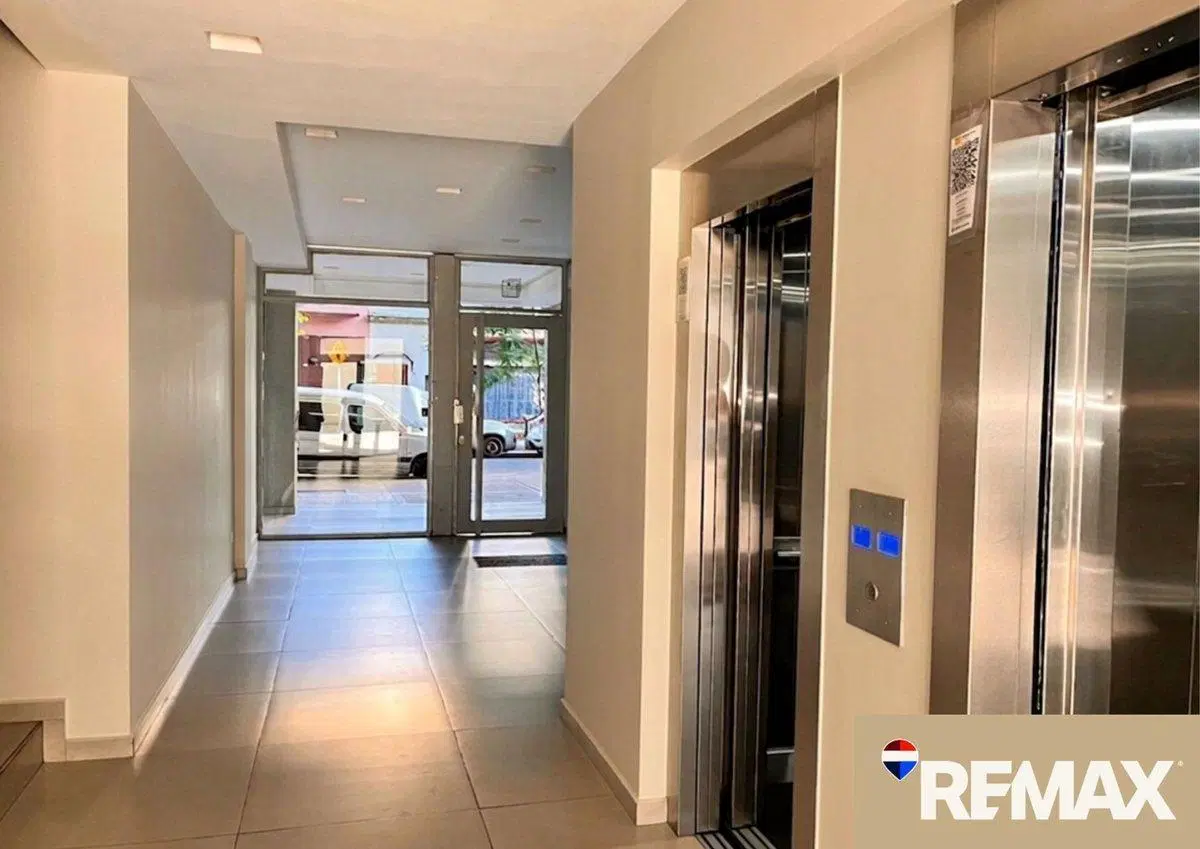 Venta 2 ambientes con balcón Villa del Parque 5