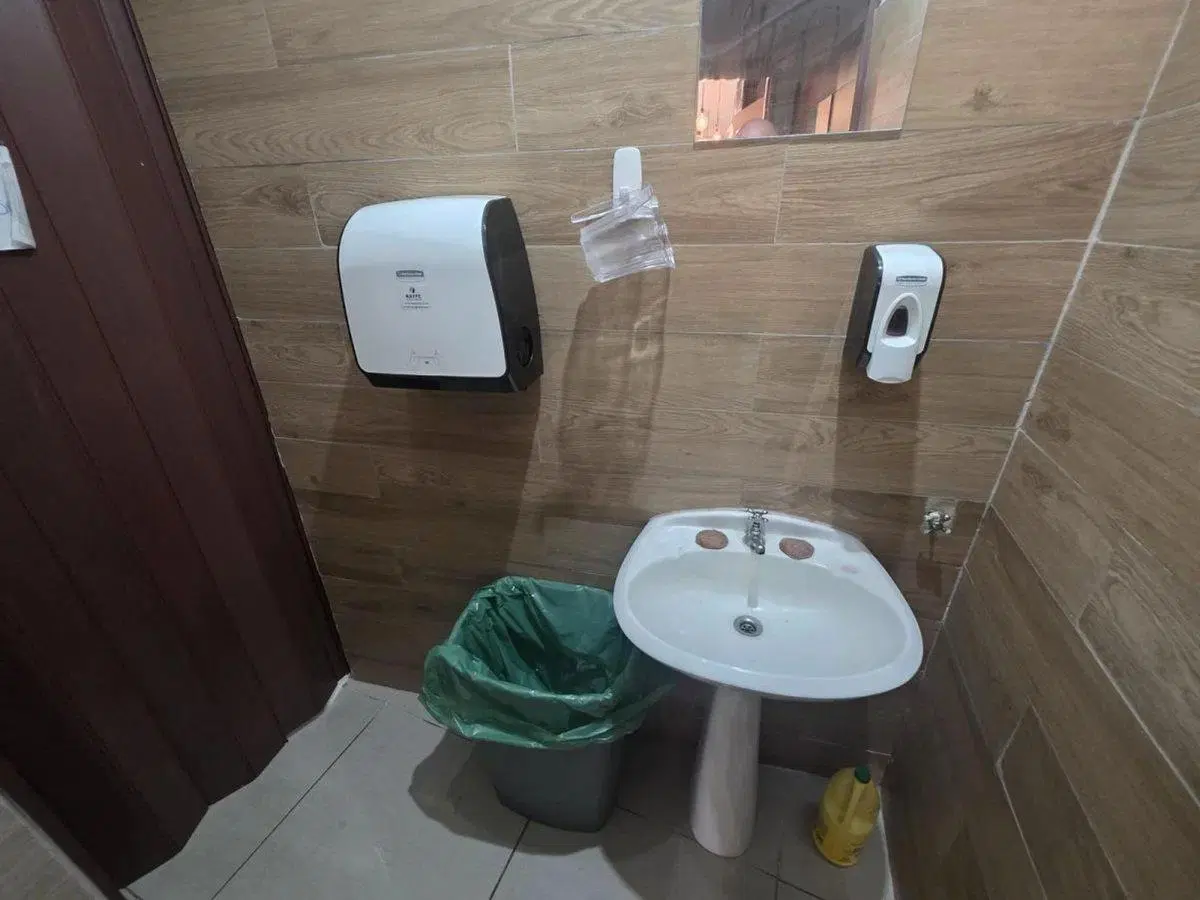 VENTA BALVANERA LOCAL EN FUNCIONES Y CASA 5 AMB 8