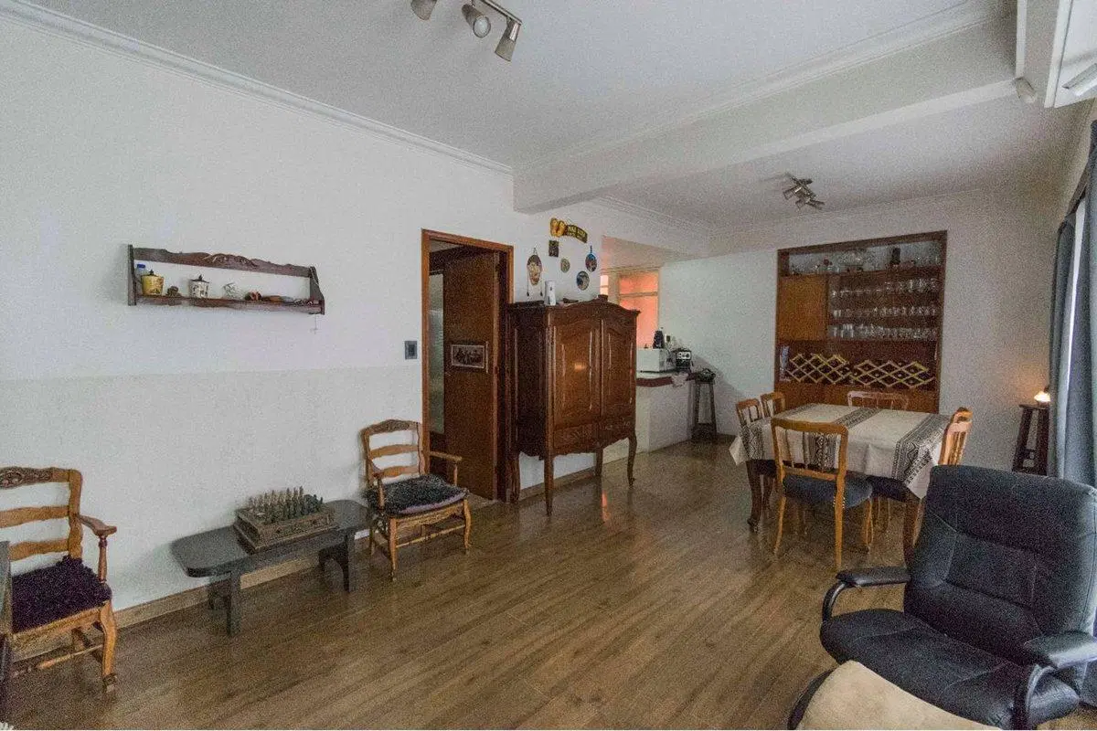 CASA CENTRO  WILDE 4AMBIENTES SOBRE LOTE 370 m2 5