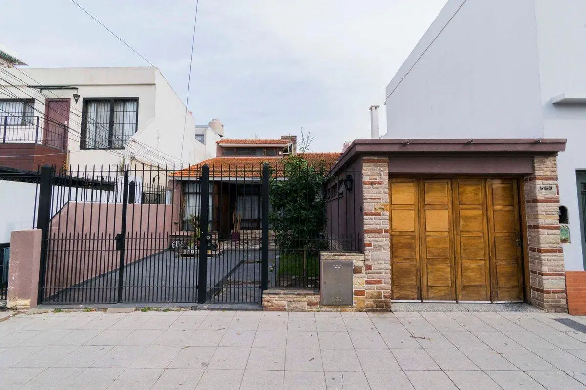 CASA CENTRO  WILDE 4AMBIENTES SOBRE LOTE 370 m2 2