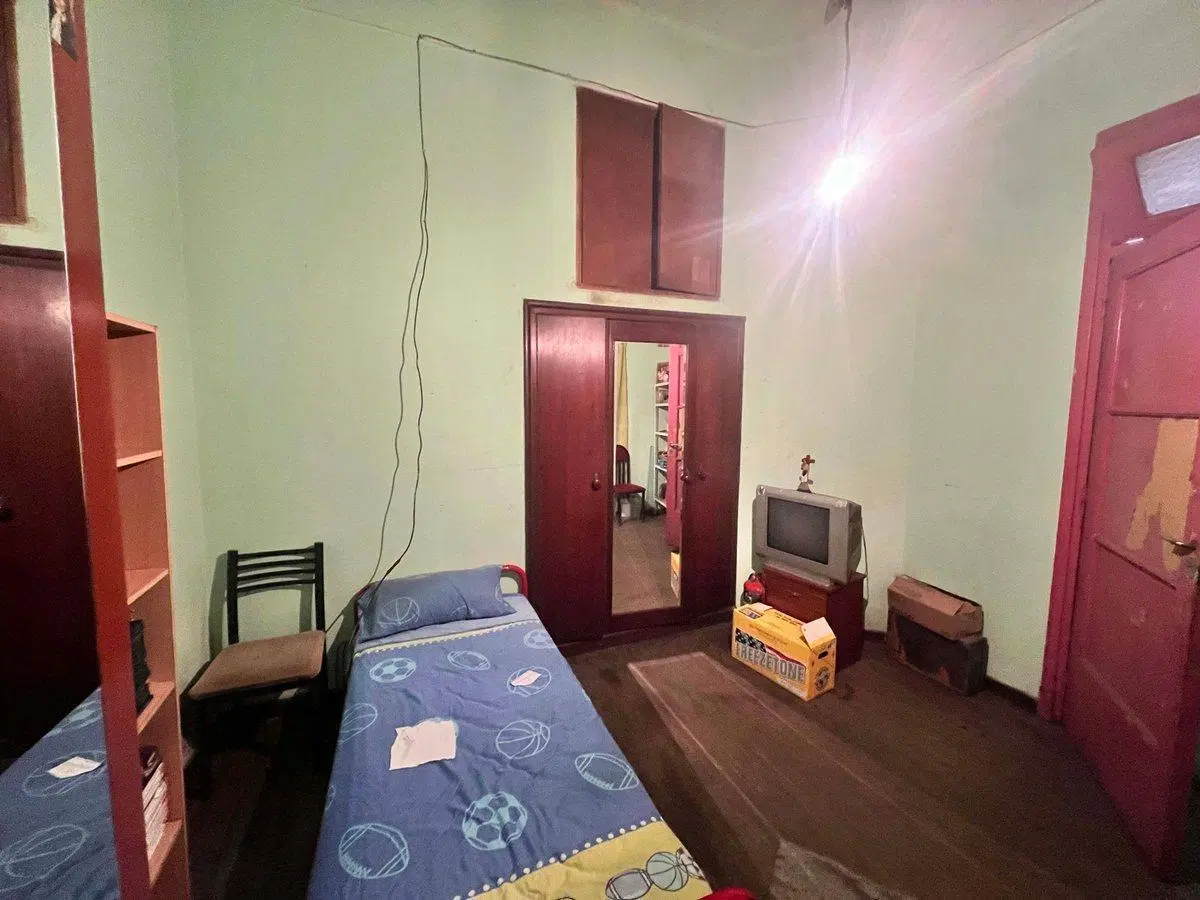 VENTA Galpón 190m2 cub c/vivienda 4 amb. Barracas 4