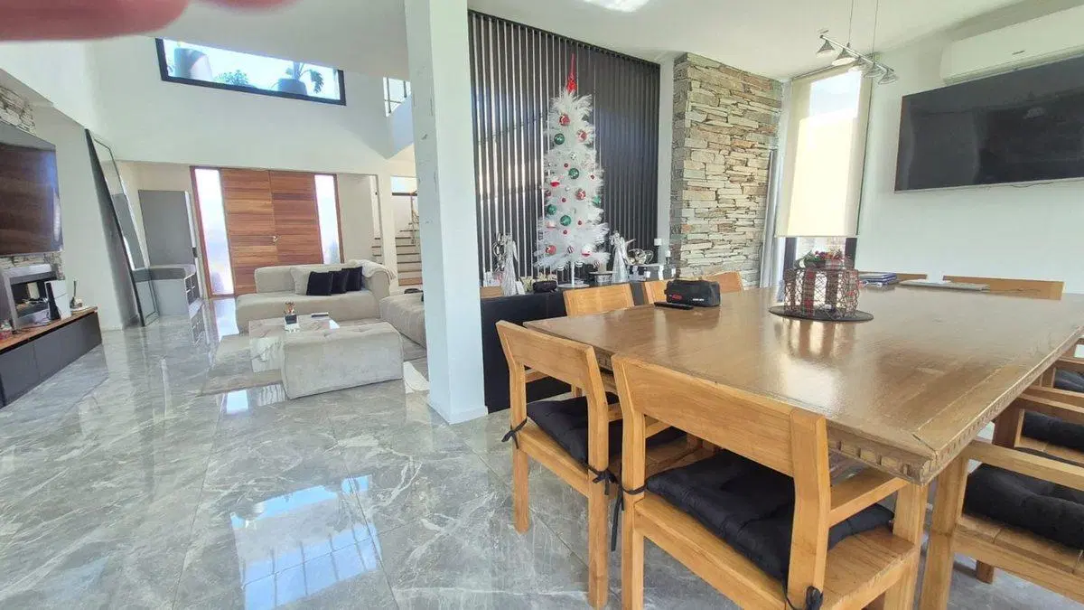 VENTA CASA 5 AMB  BARRIO TERRALAGOS - CANNING 3