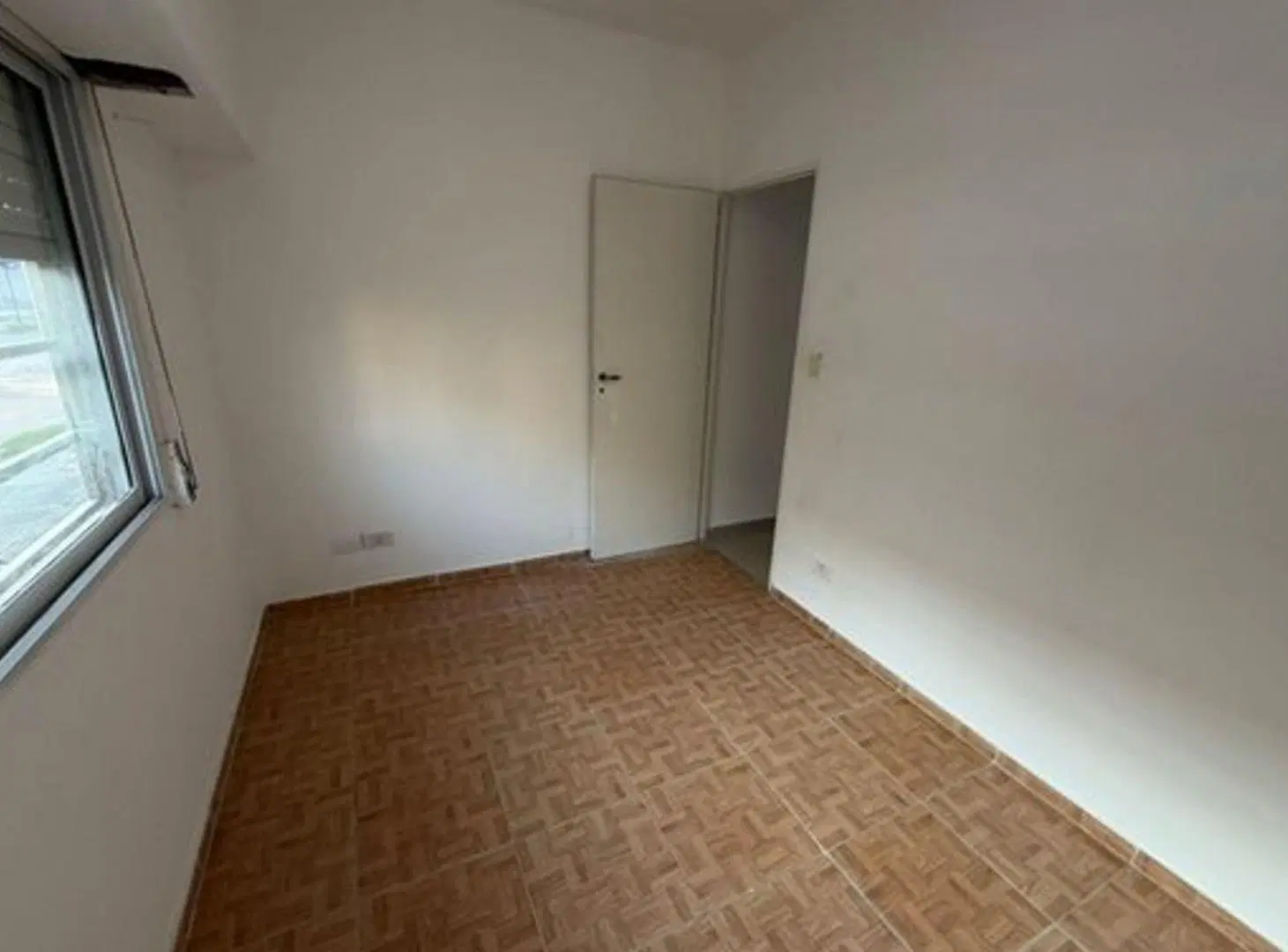 DEPARTAMENTO VENTA 2 AMBIENTES P.B. PATIO COCHERA 4