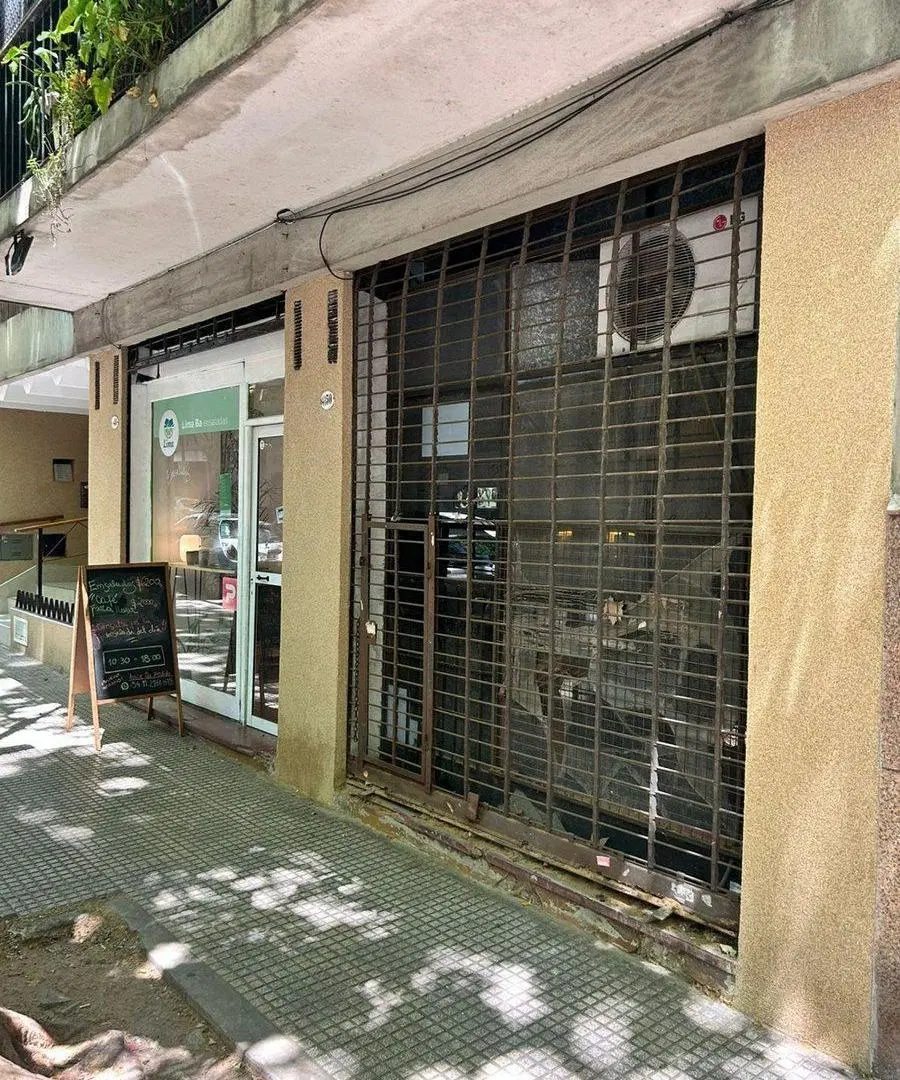 EN VENTA LOCAL A LA CALLE EN ALMAGRO 4