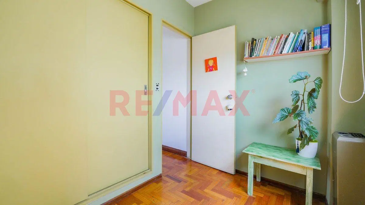 VENTA DEPTO 4 AMB CON BALCON Y COCHERA EN PALERMO 5