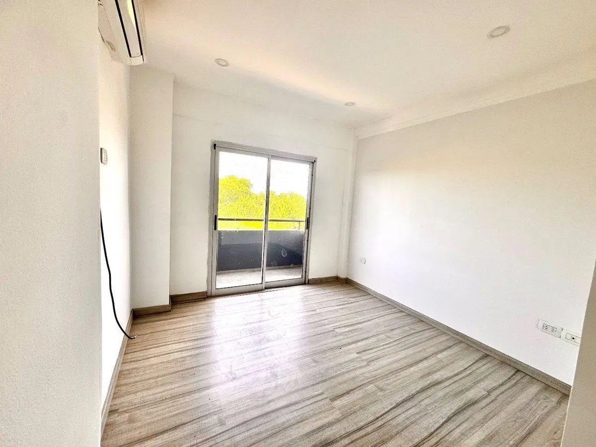 Venta Depto de 3amb c/ cochera y balcon - Quilmes 5