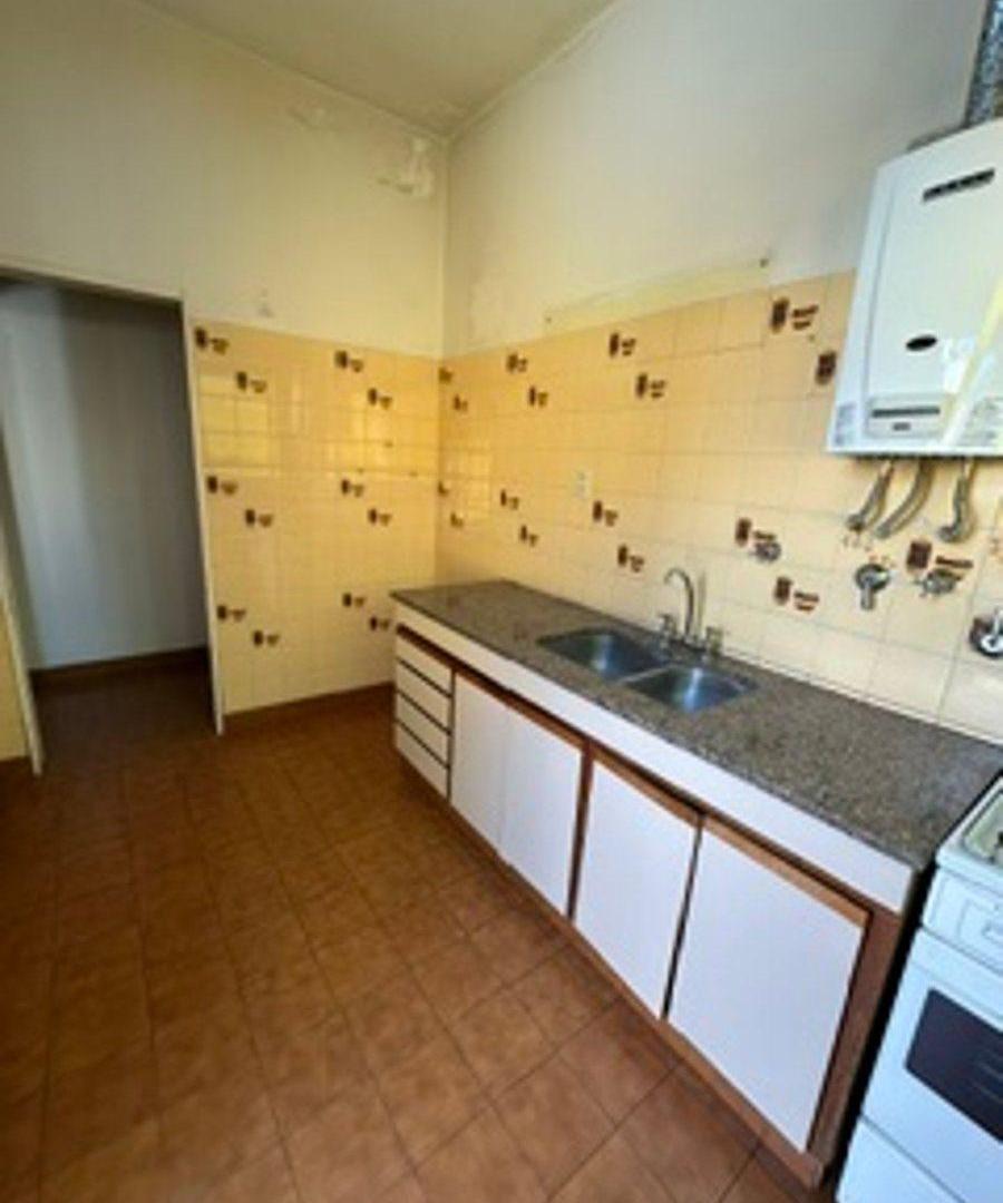 Foto de CASA EN VENTA 4 AMB + DEPTO 2 AMB JARDIN V. MAIPU, imagen 3