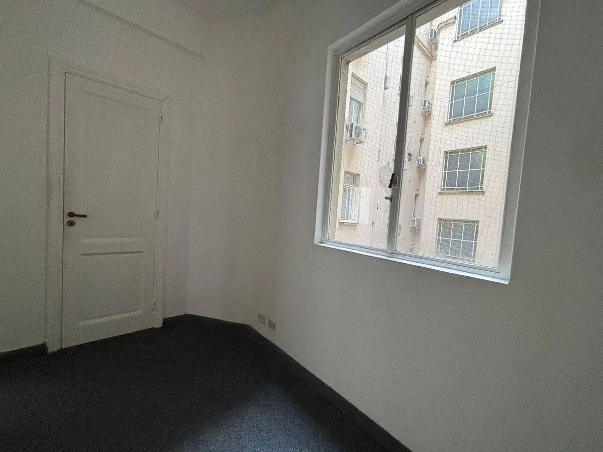 VENTA OFICINA MICROCENTRO 2