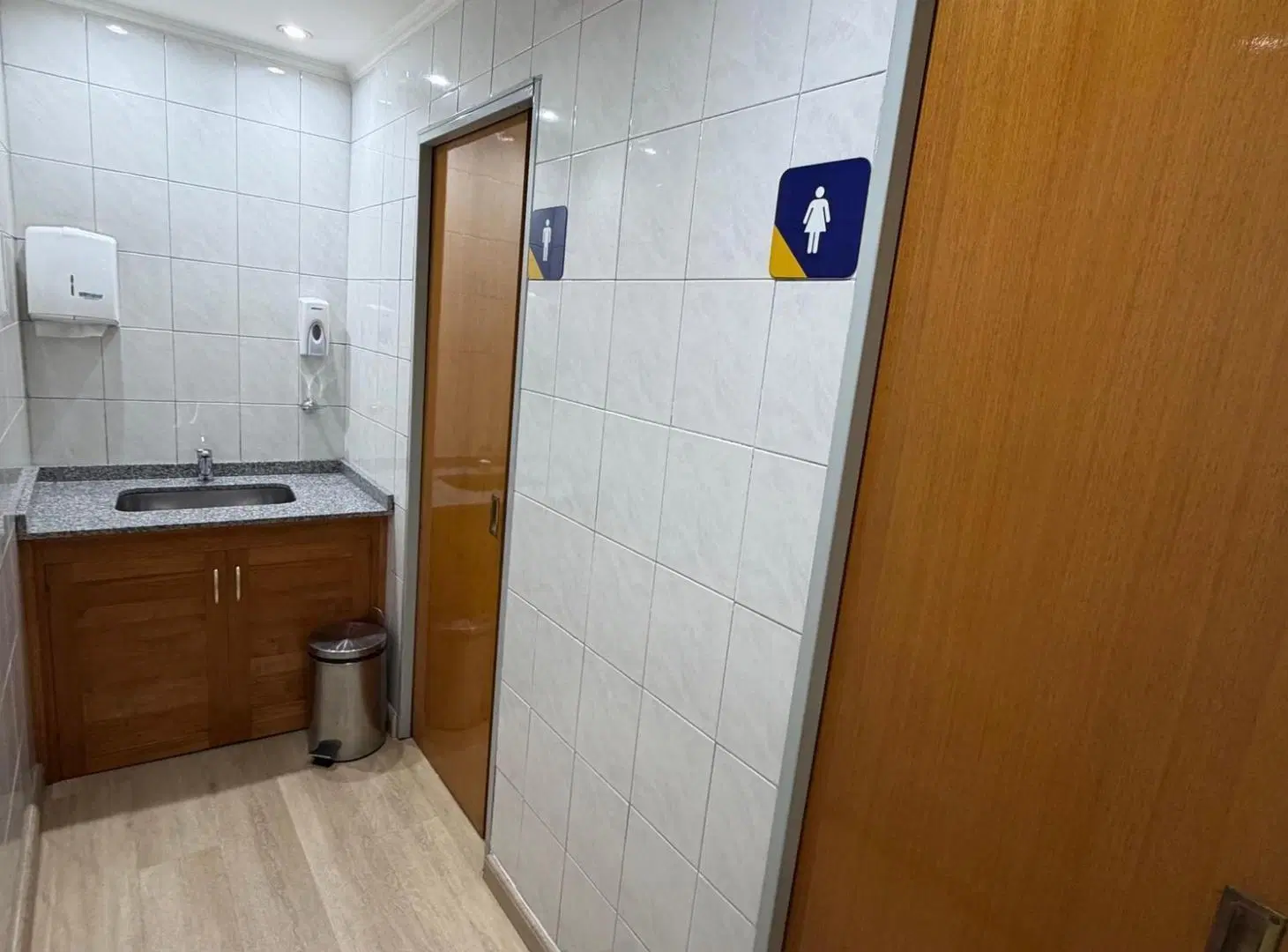 EN VENTA GALPÓN COMERCIAL 640 MT2 - CIUDADELA 4