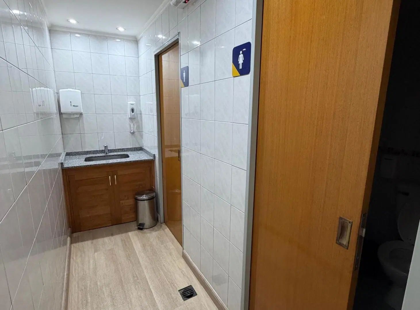 EN VENTA GALPÓN COMERCIAL 640 MT2 - CIUDADELA 3