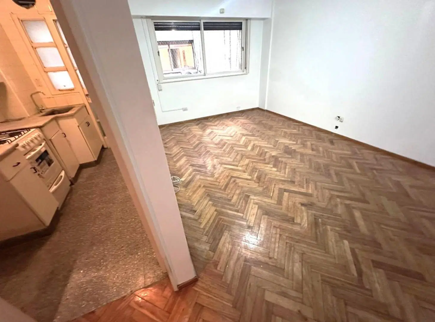 Venta dto 2 amb COCHERA fija y cubierta Retiro 2