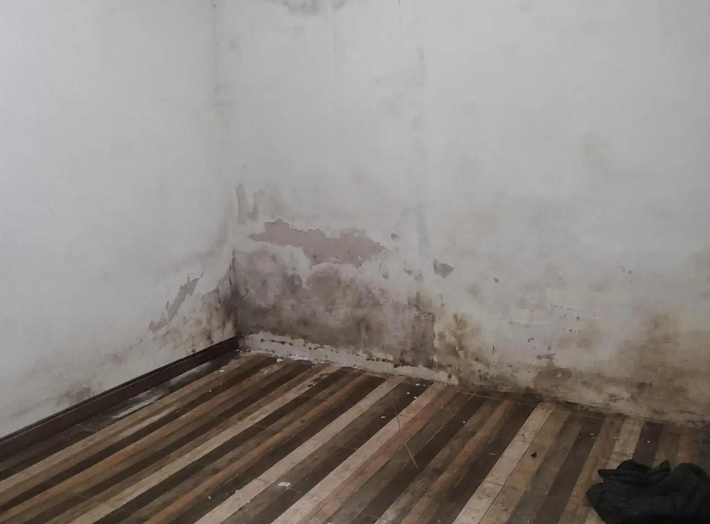 VENTA CASA A REFACCIONAR CON TERRENO 2