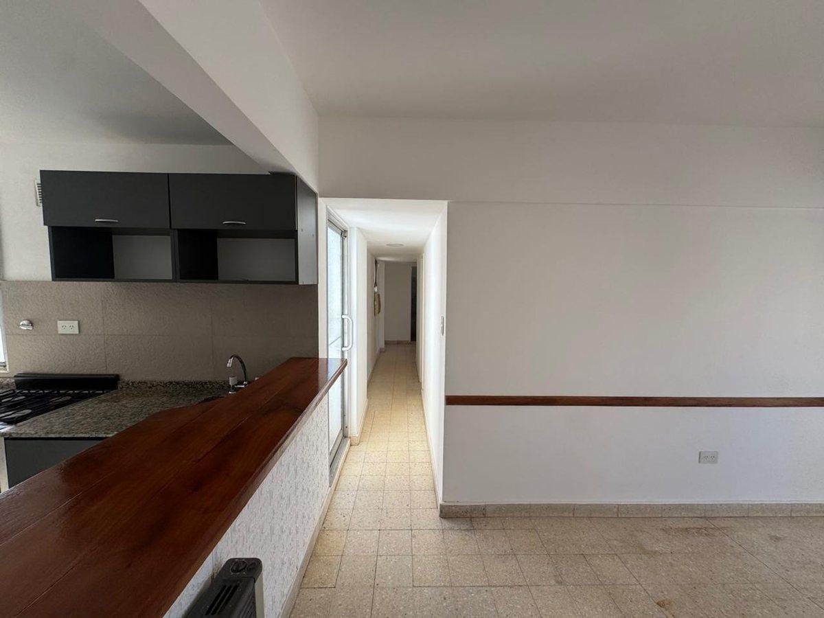 Foto de DEPTO 4 AMB EN VENTA EN SAN NICOLÁS CON BALCÓN, imagen 2