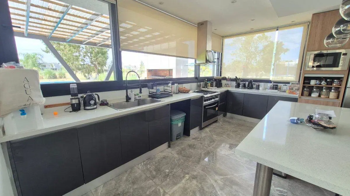 EN VENTA CASA 4 AMB CANNING LOS ROBLES CANNING 4