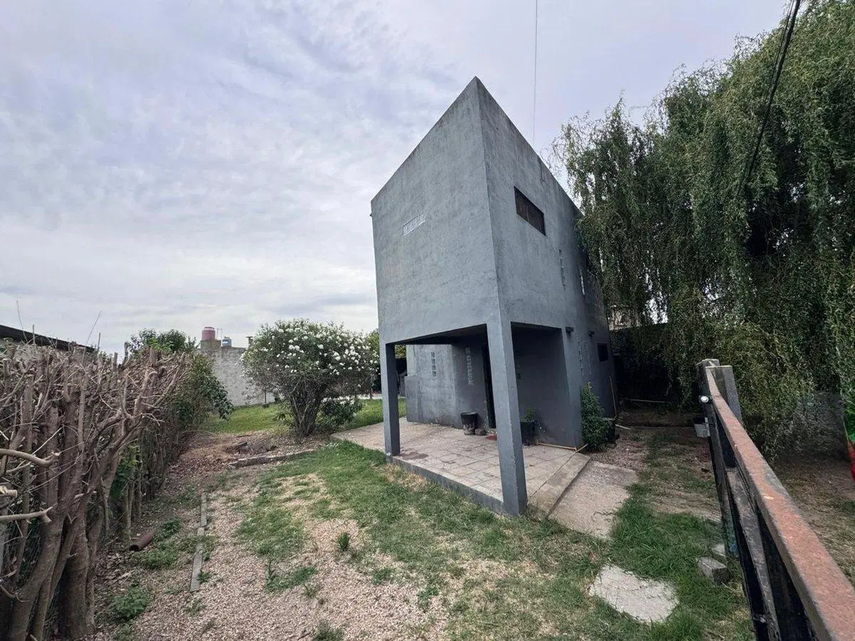 VENTA CASA 3 AMBIENTES EN LOTE DE 380 m2 5