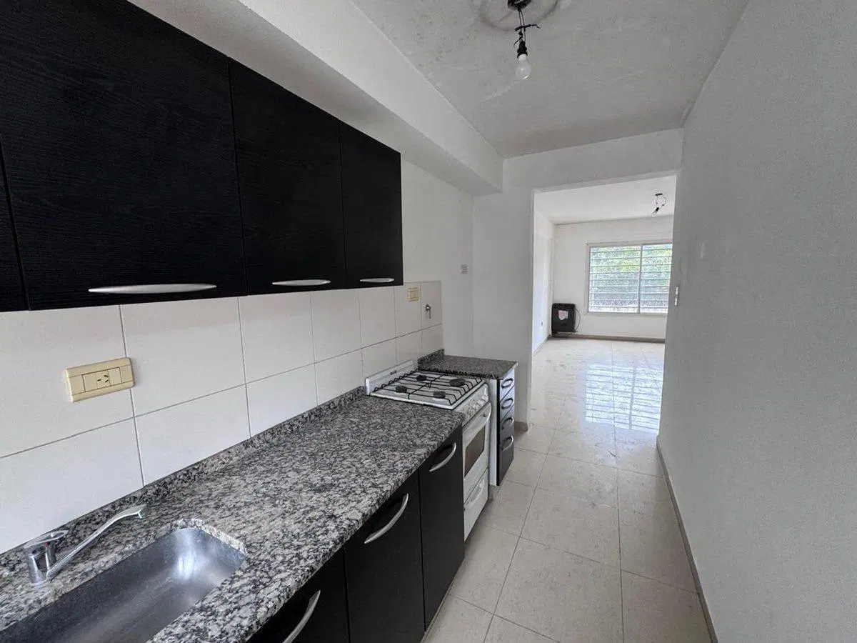 VENTA 2 AMBIENTES C/ COCHERA CENTRO MORENO IMPECAB 3