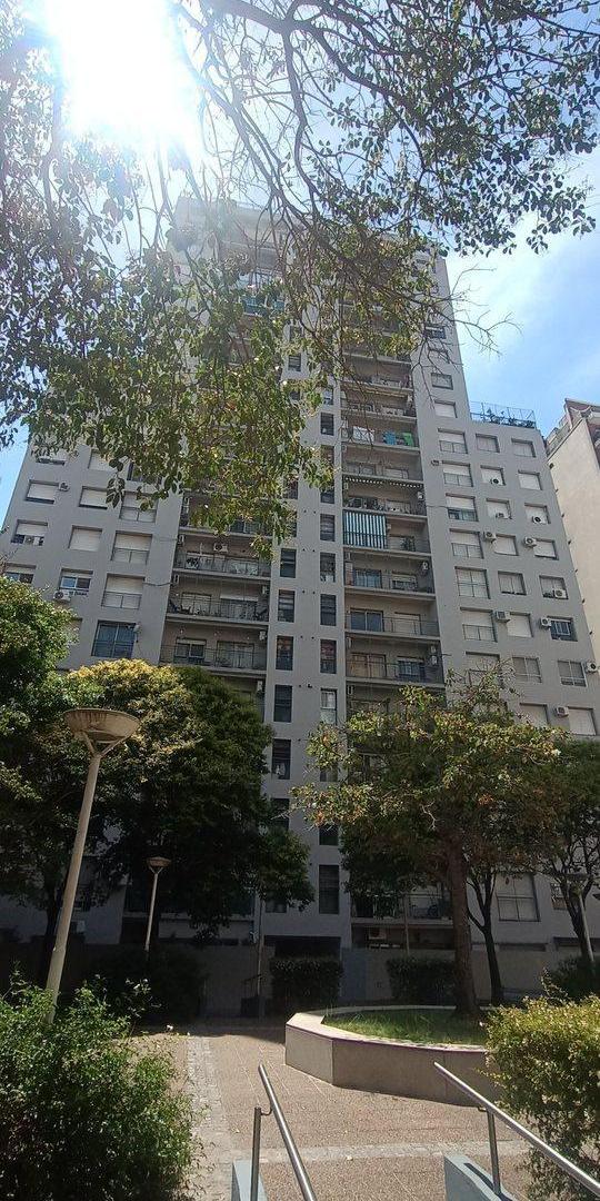 EN VENTA DEPTO 2 AMBIENTES CON BALCÓN - CABALLITO