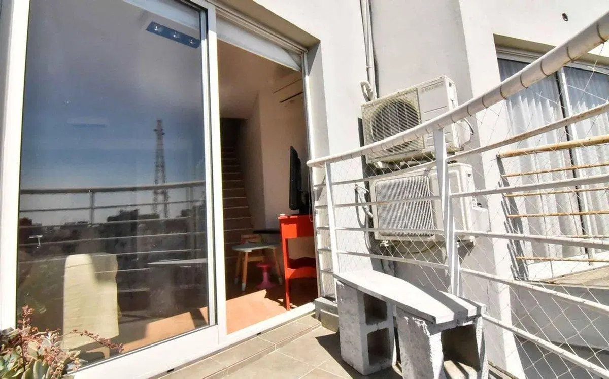 EN VENTA DEPTO DUPLEX 2 AMB C/COCHERA - CABALLITO 2