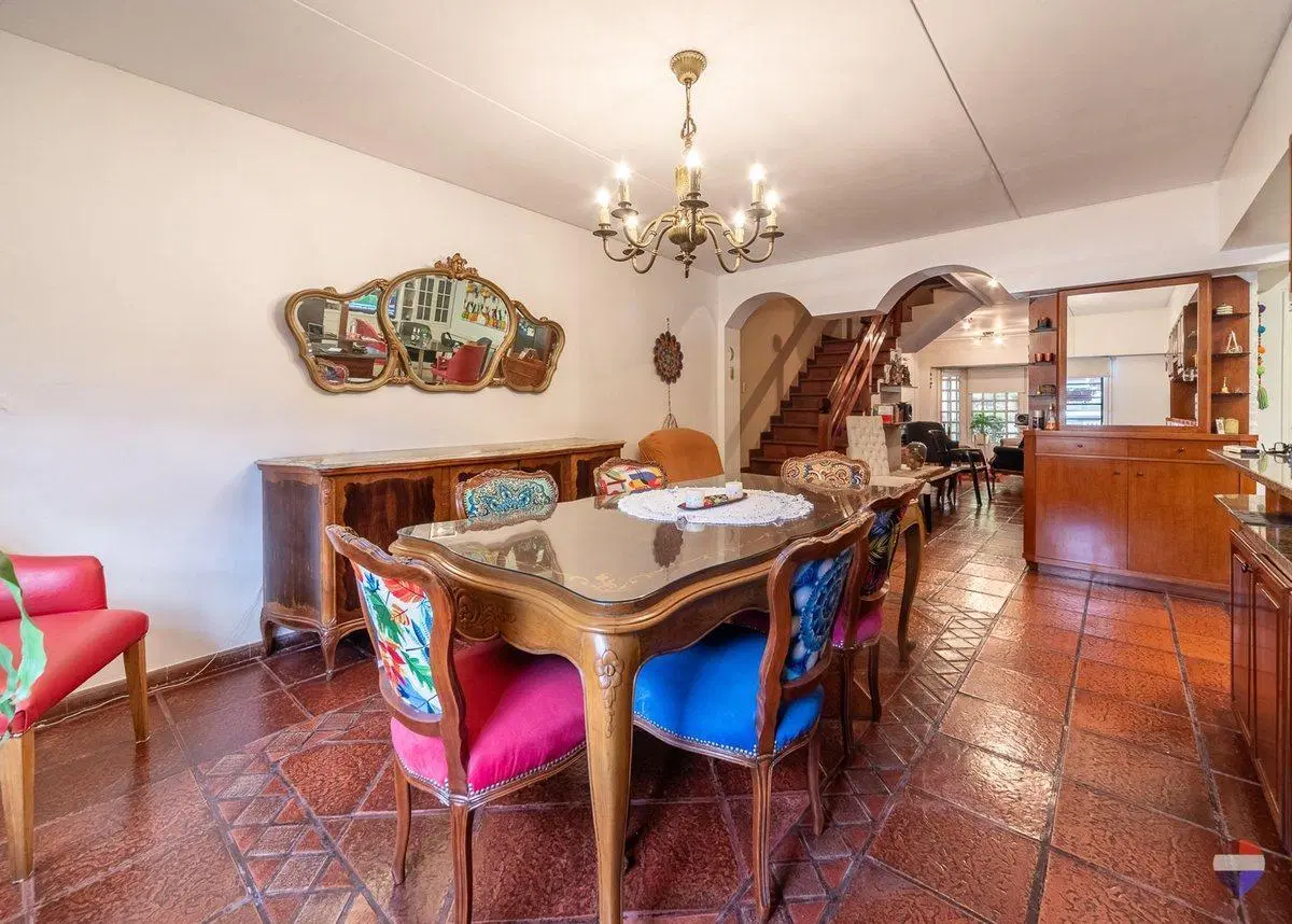 VENTA CASA 6 AMBIENTES QUINCHO PATIO COCHERA JACUZ 4