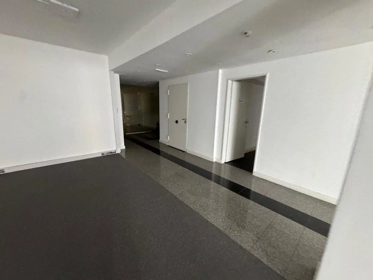 ALQUILER  OFICINA MICOCENTRO PISO 1  320 METROS 2