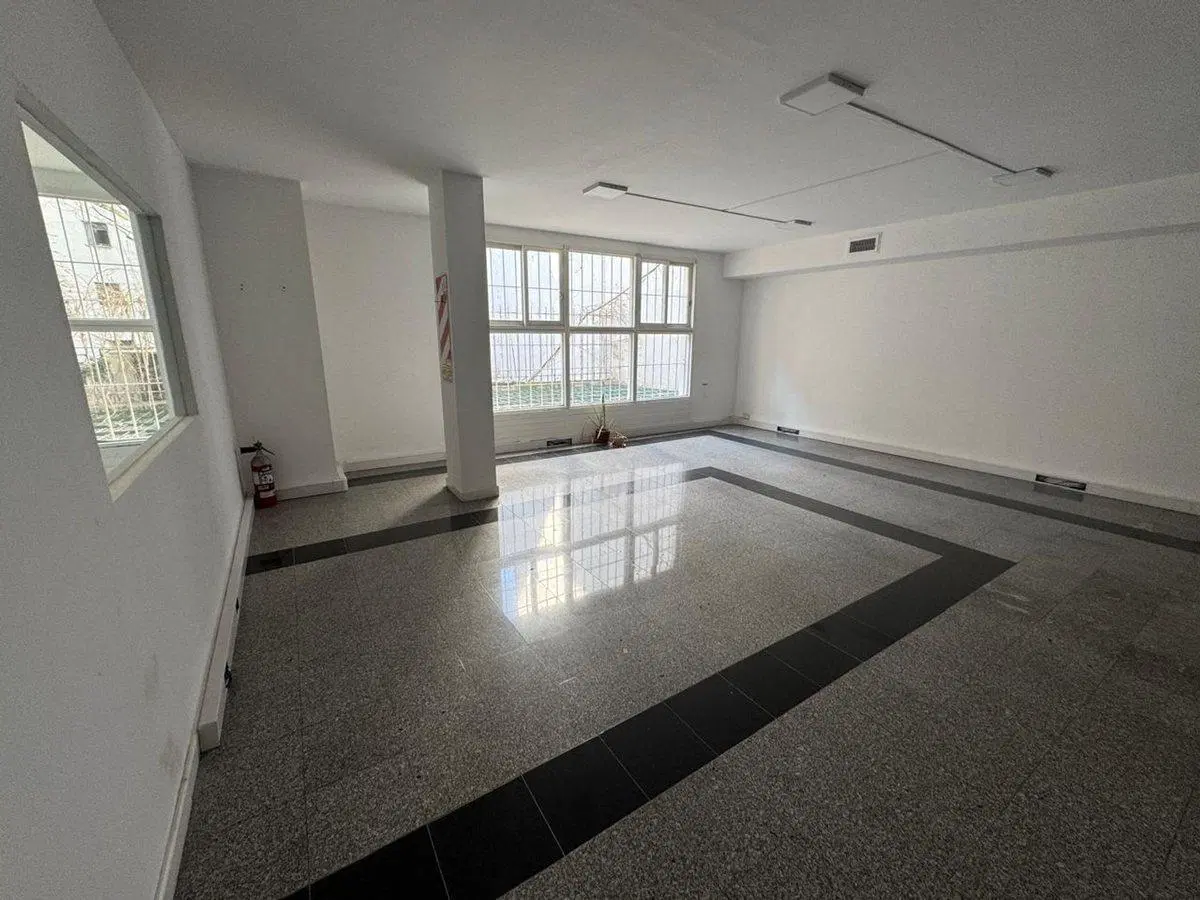 ALQUILER  OFICINA MICOCENTRO PISO 1  320 METROS 5