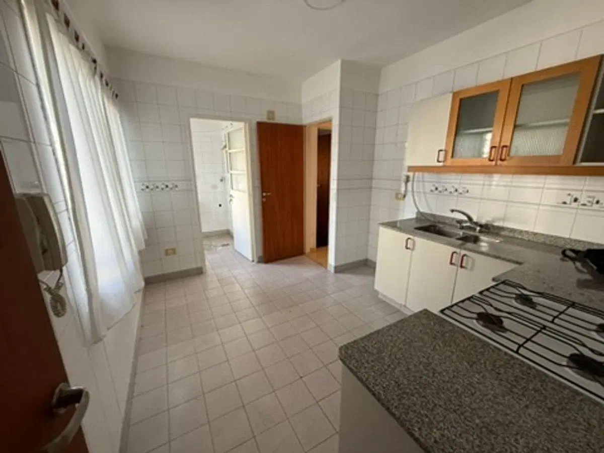 DEPARTAMENTO VENTA CABALLITO 3 AMB BALCON COCHERA 2