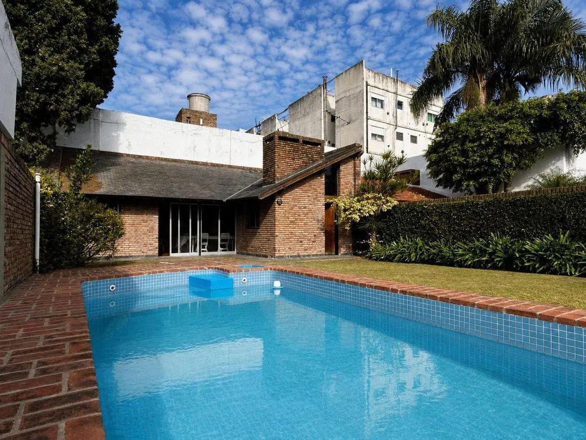 VENTA CASA 4 AMB PARQUE PILETA PARRILLA CASTELAR 8