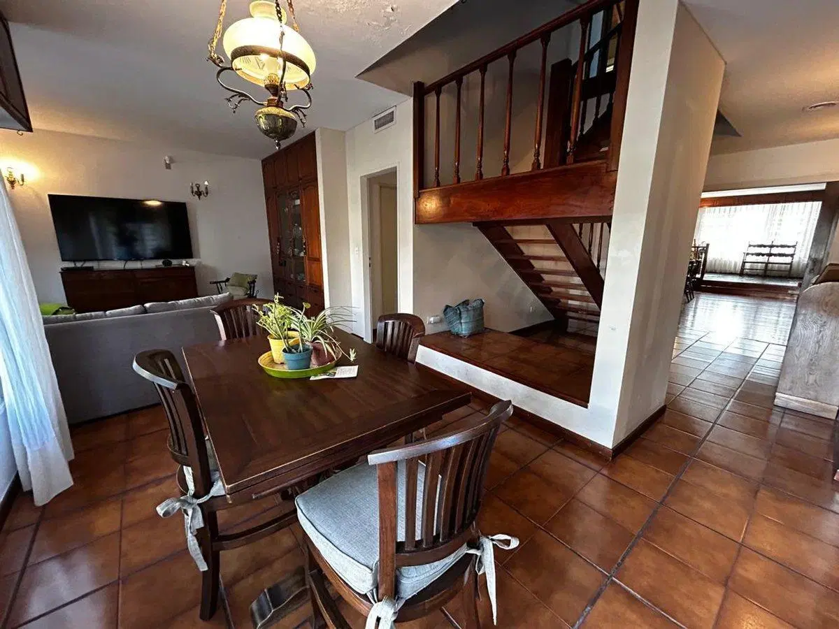 VENTA CASA 4 AMB PARQUE PILETA PARRILLA CASTELAR 3