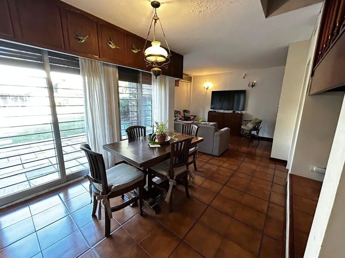 VENTA CASA 4 AMB PARQUE PILETA PARRILLA CASTELAR 5