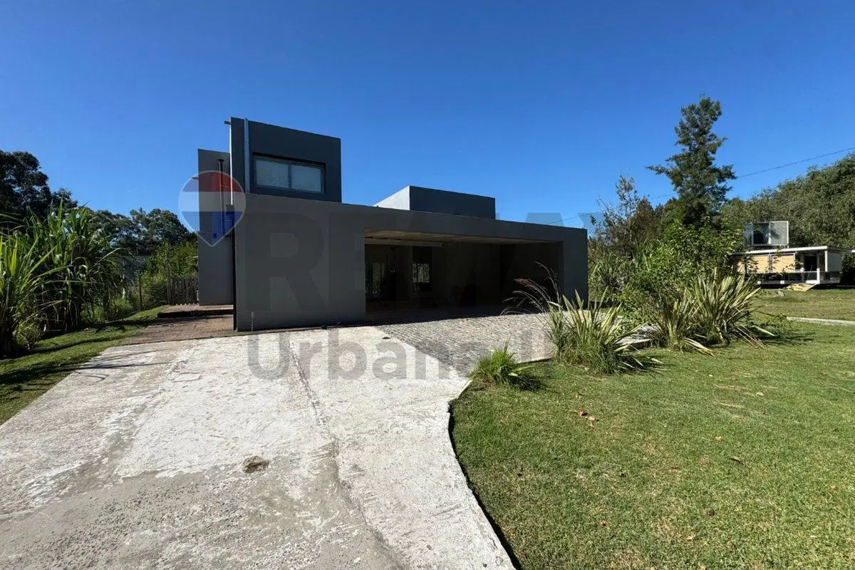 VENTA CASA DUPLEX PILETA  GALERIA BARRIO CUBE 2